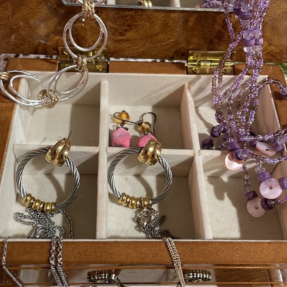 Jewelry & Box - Picture 4 of 7